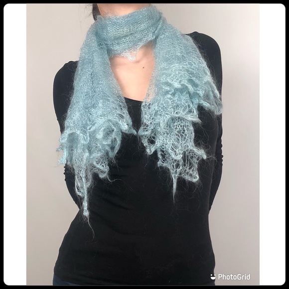 Handmade artisanal wool châle. Made in Quebec. Large rectangle. Turquoise/teal. - Picture 3 of 6